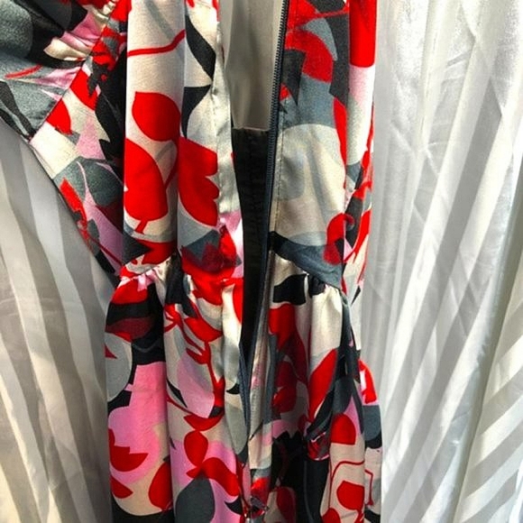 Satiny maxi dress red woman's size 6-8 Red, grey & black - Picture 7 of 12